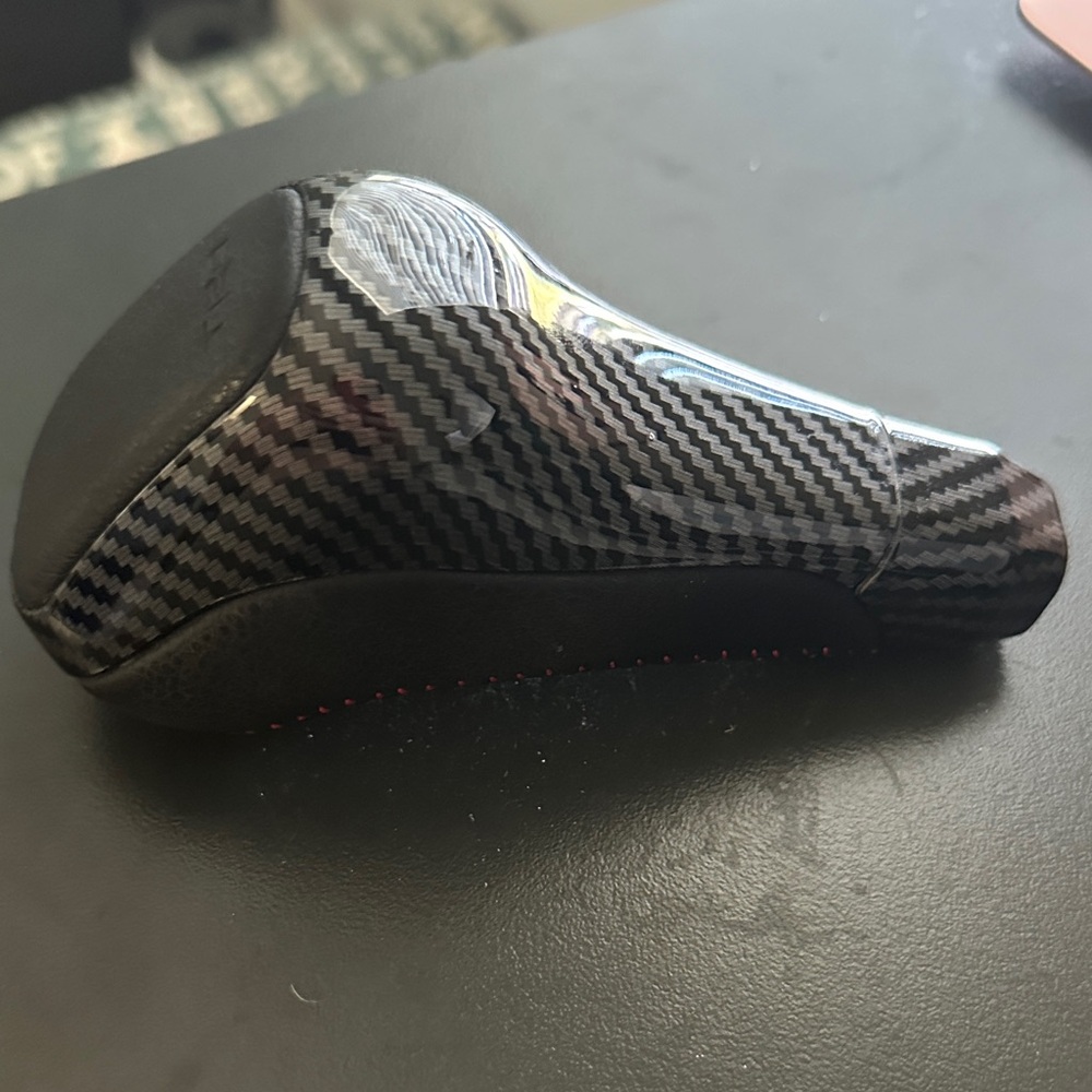 Carbon Fiber Pattern TRD gear shift for 4Runner 5th gen with Black Accents